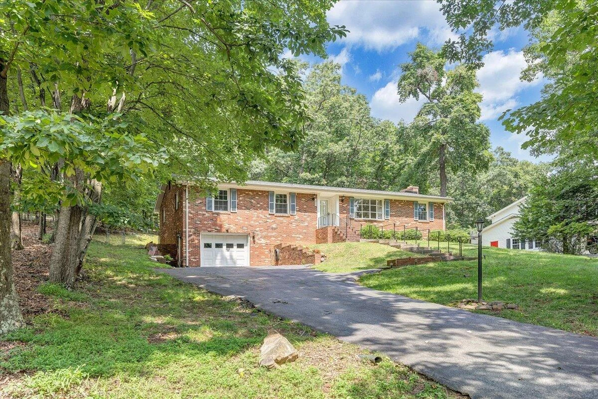 2826 Greggin DR - Photo 8