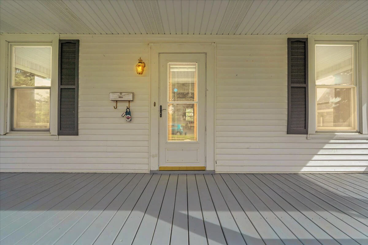 1127 Montrose AVE SE - Photo 14