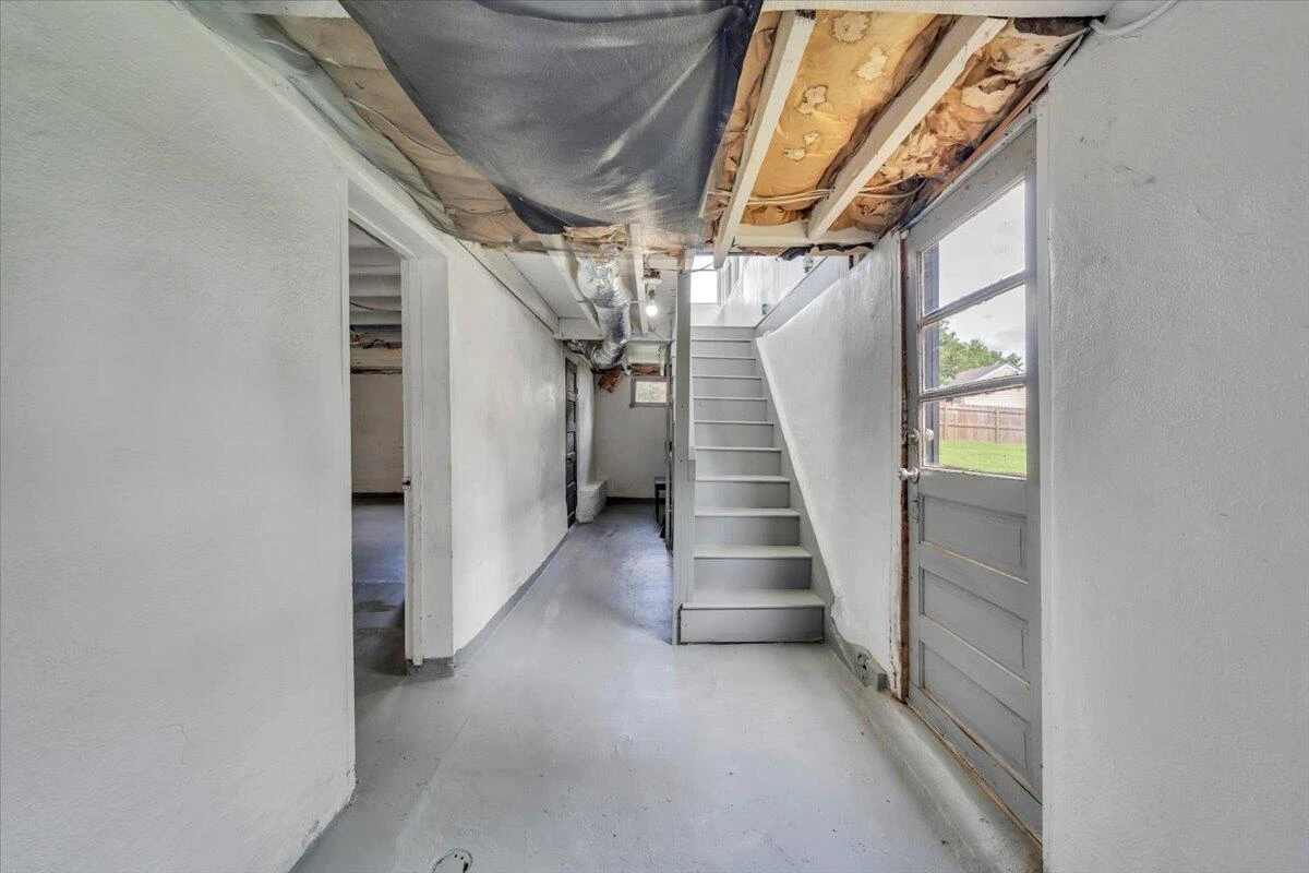 1127 Montrose AVE SE - Photo 27