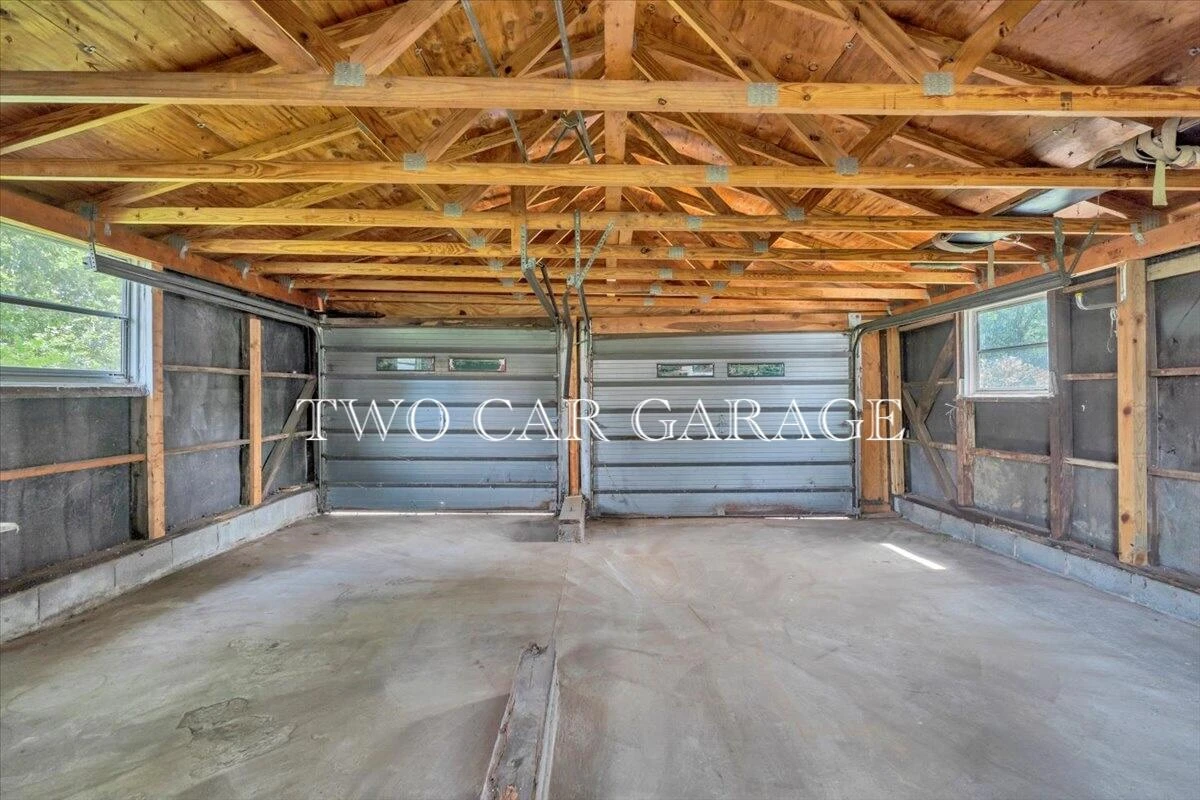 1127 Montrose AVE SE - Photo 10