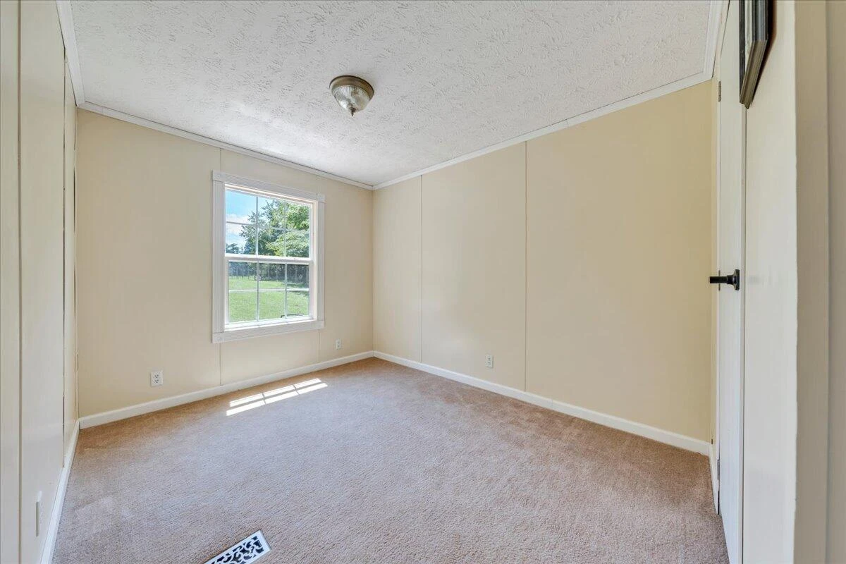 6638 Stewartsville RD - Photo 10