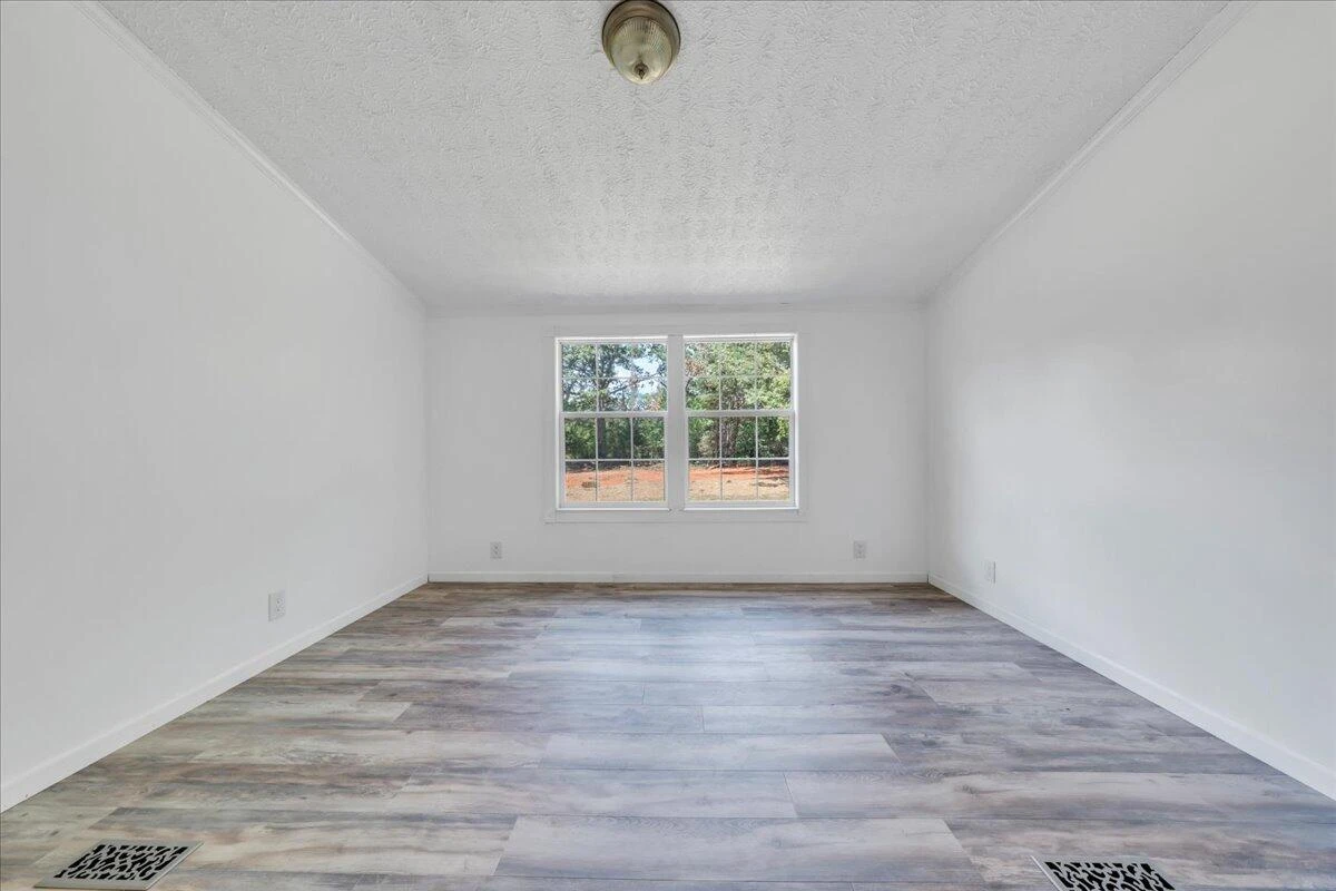 6638 Stewartsville RD - Photo 15