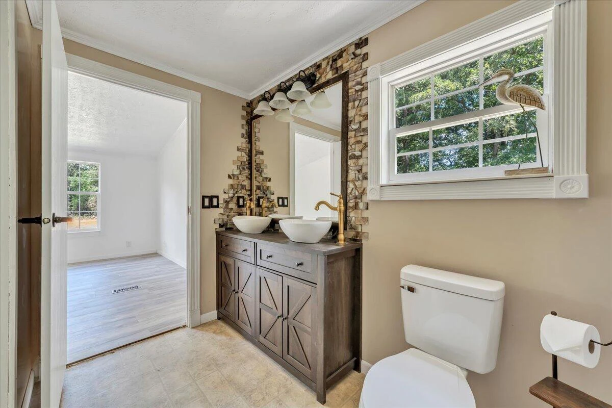 6638 Stewartsville RD - Photo 18