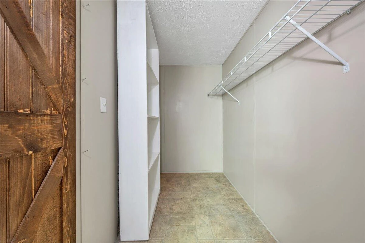 6638 Stewartsville RD - Photo 19