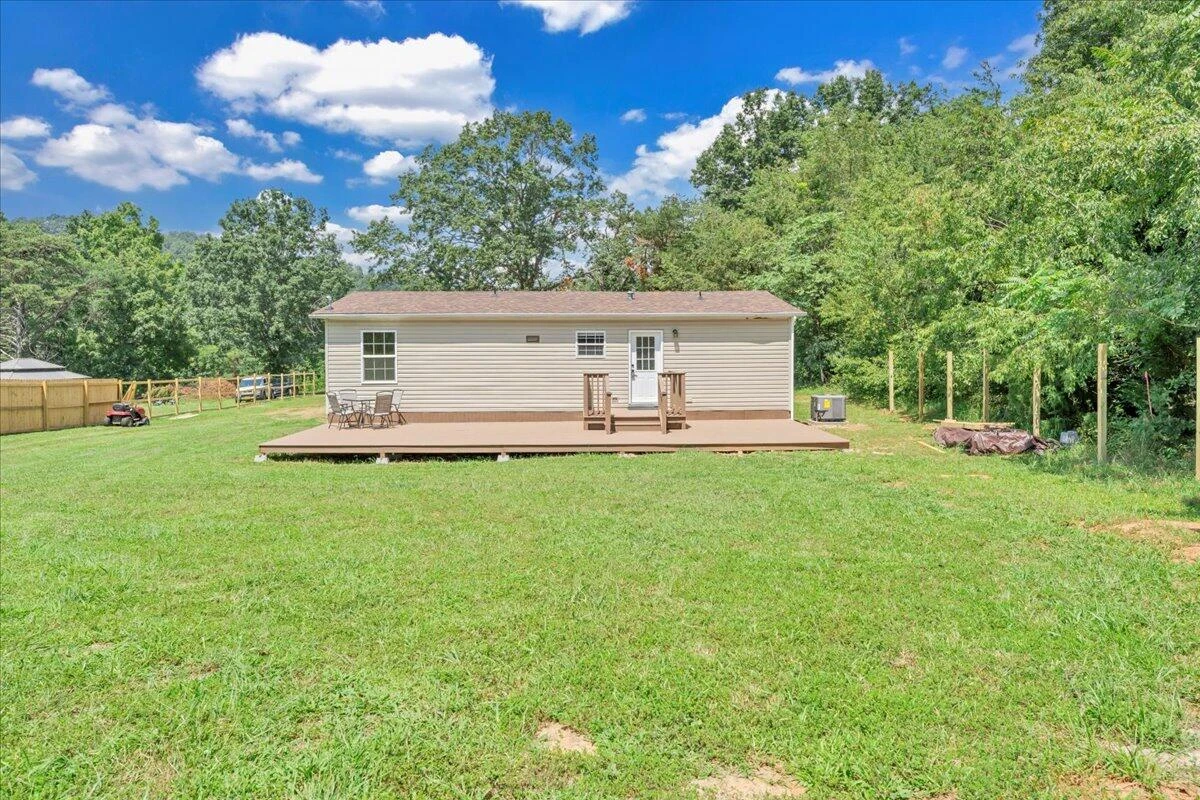 6638 Stewartsville RD - Photo 23