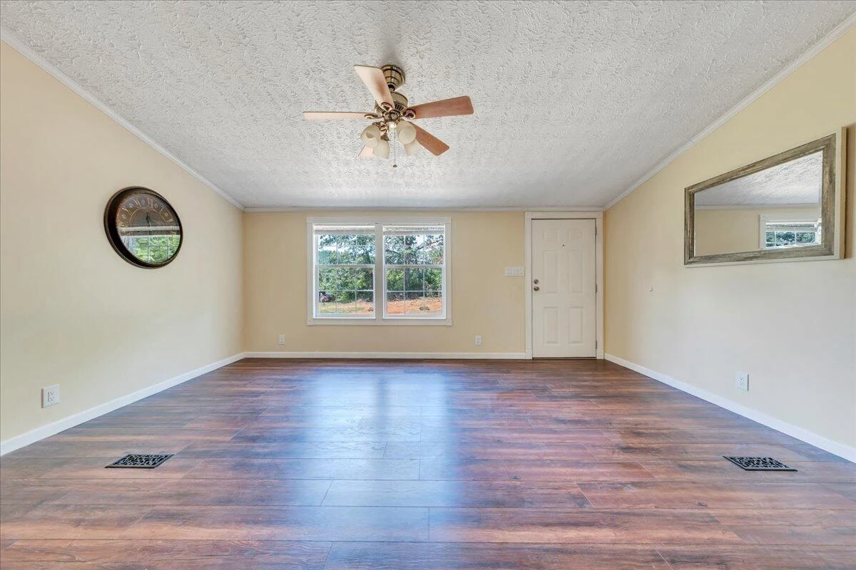 6638 Stewartsville RD - Photo 4