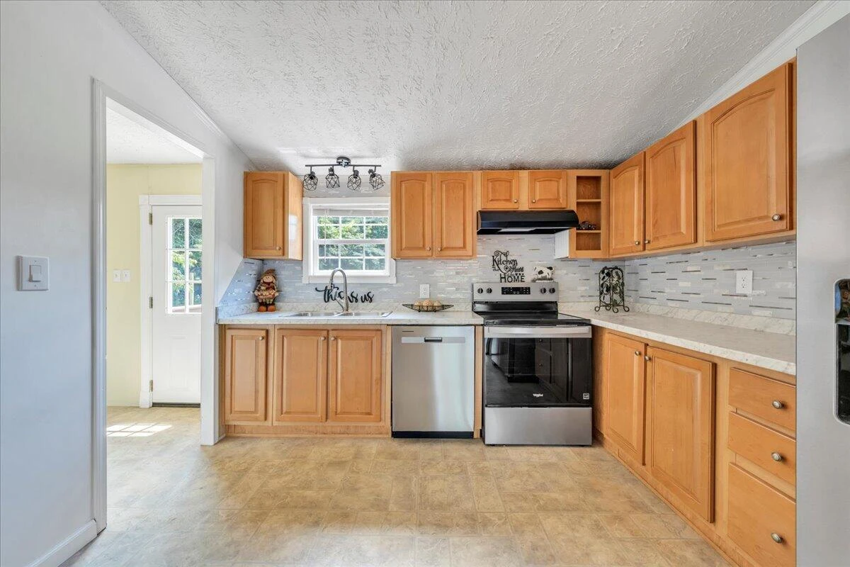6638 Stewartsville RD - Photo 7
