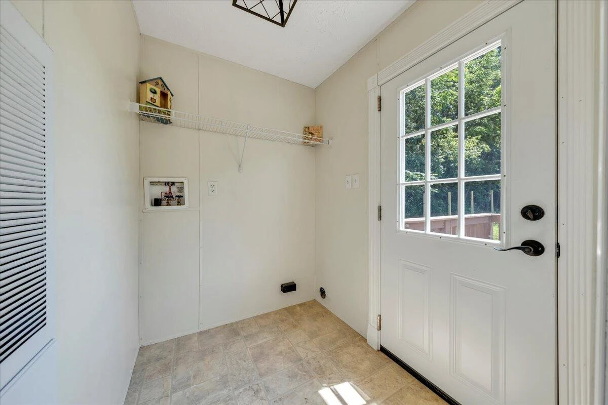 6638 Stewartsville RD - Photo 9