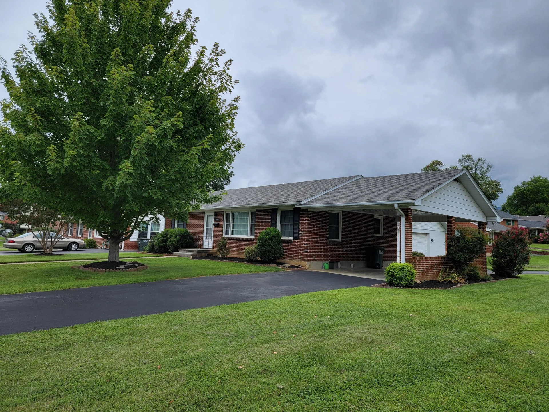 227 W Carrollton AVE