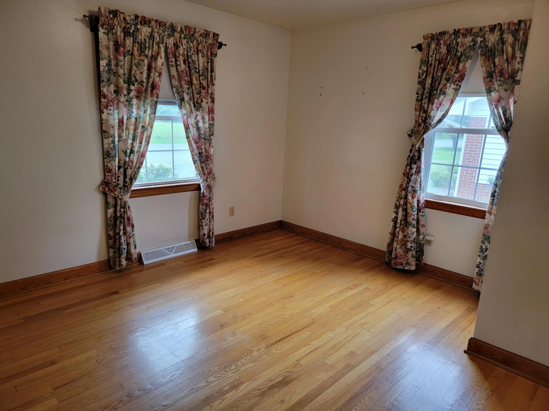 227 W Carrollton AVE - Photo 11