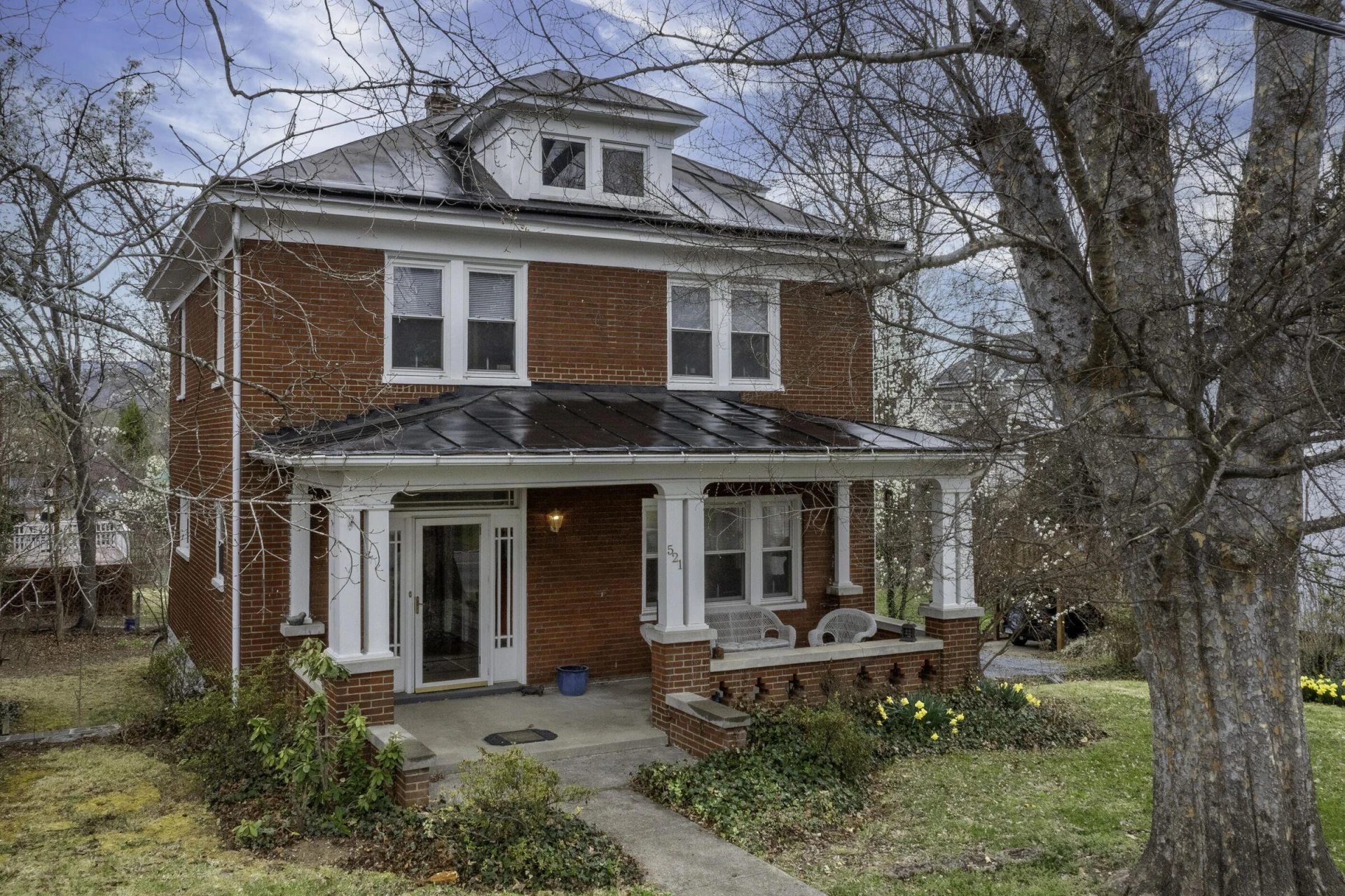 521 S Main ST - Photo 2