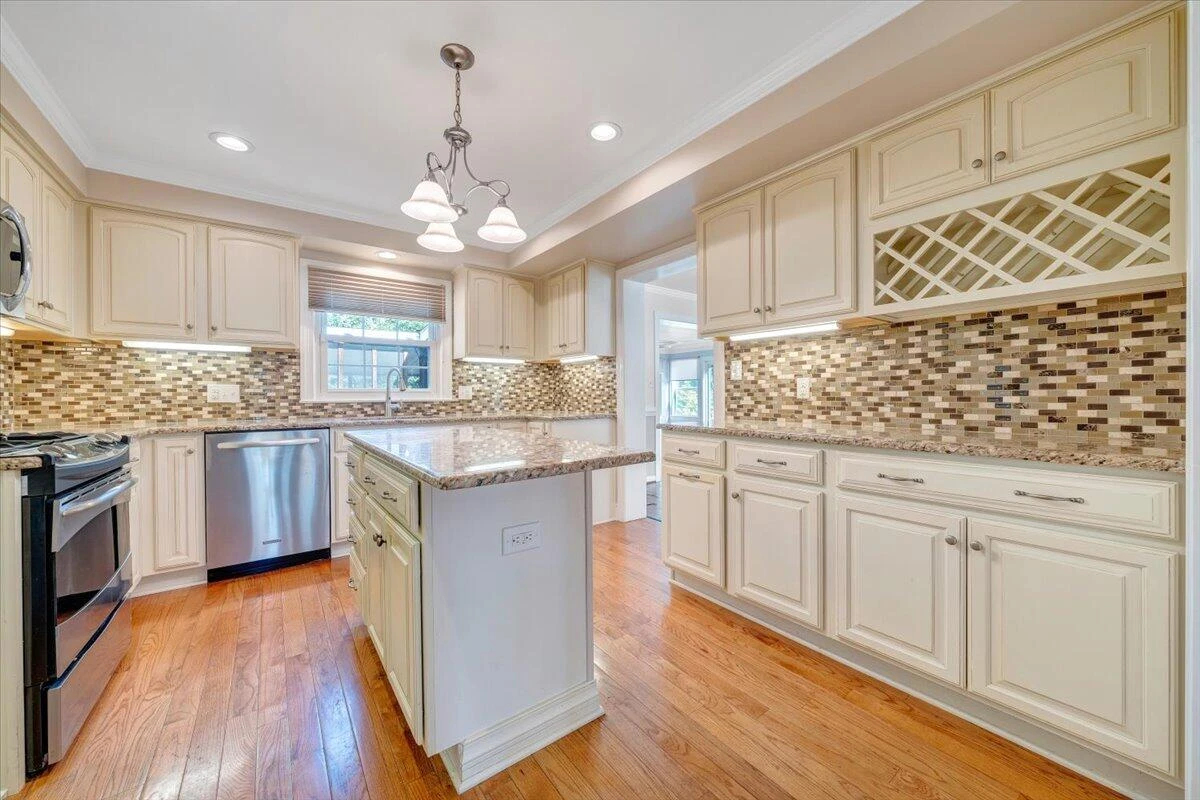 3725 Dogwood LN SW - Photo 12