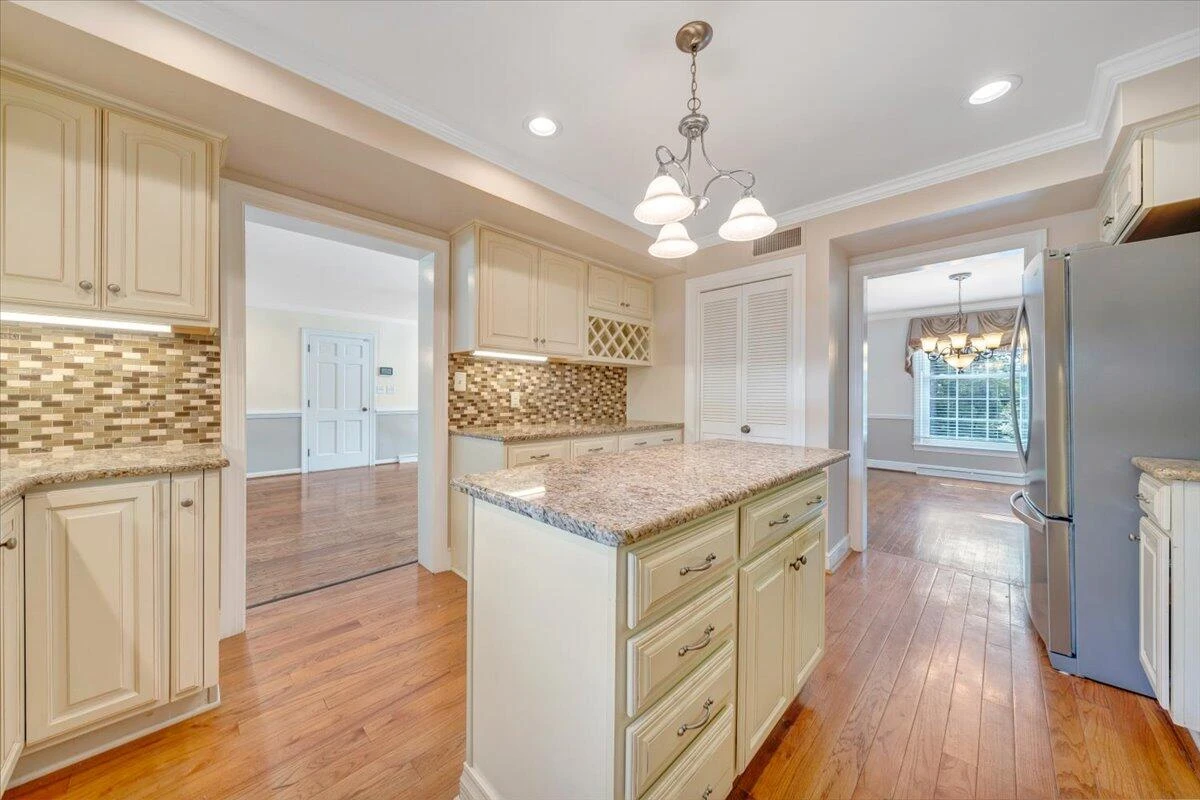 3725 Dogwood LN SW - Photo 13