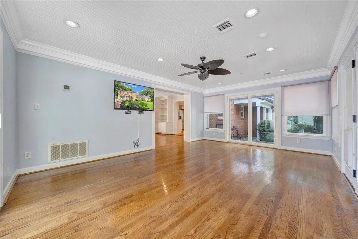 3725 Dogwood LN SW - Photo 24