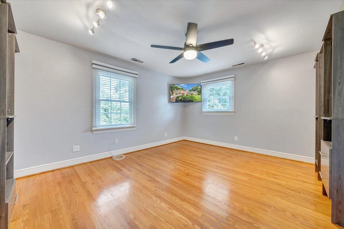 3725 Dogwood LN SW - Photo 37