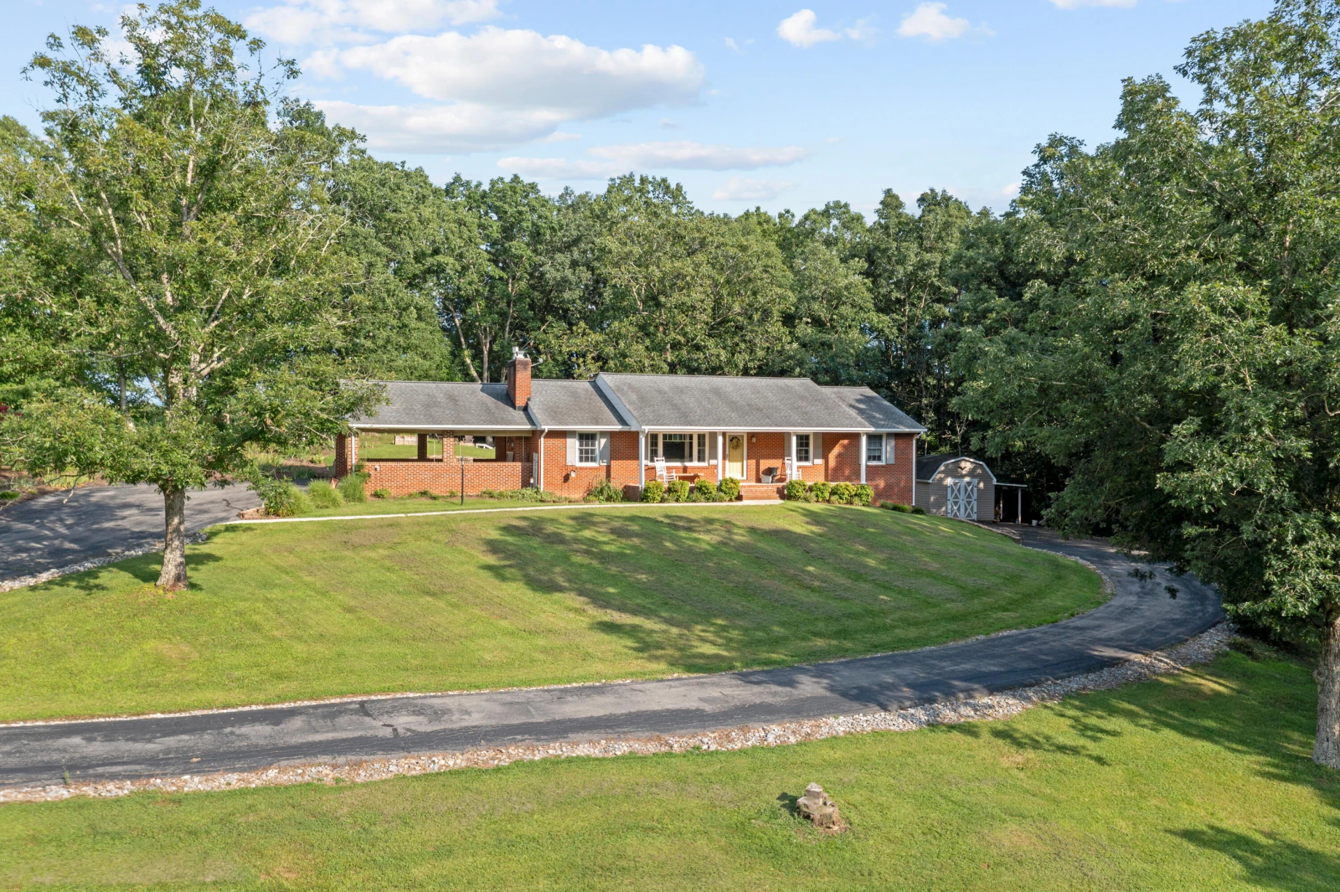 1249 W Wind RD