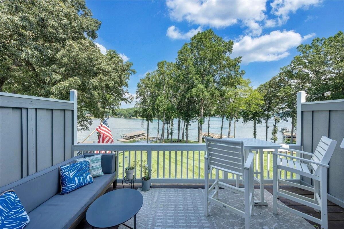 261 SHORE DR - Photo 15
