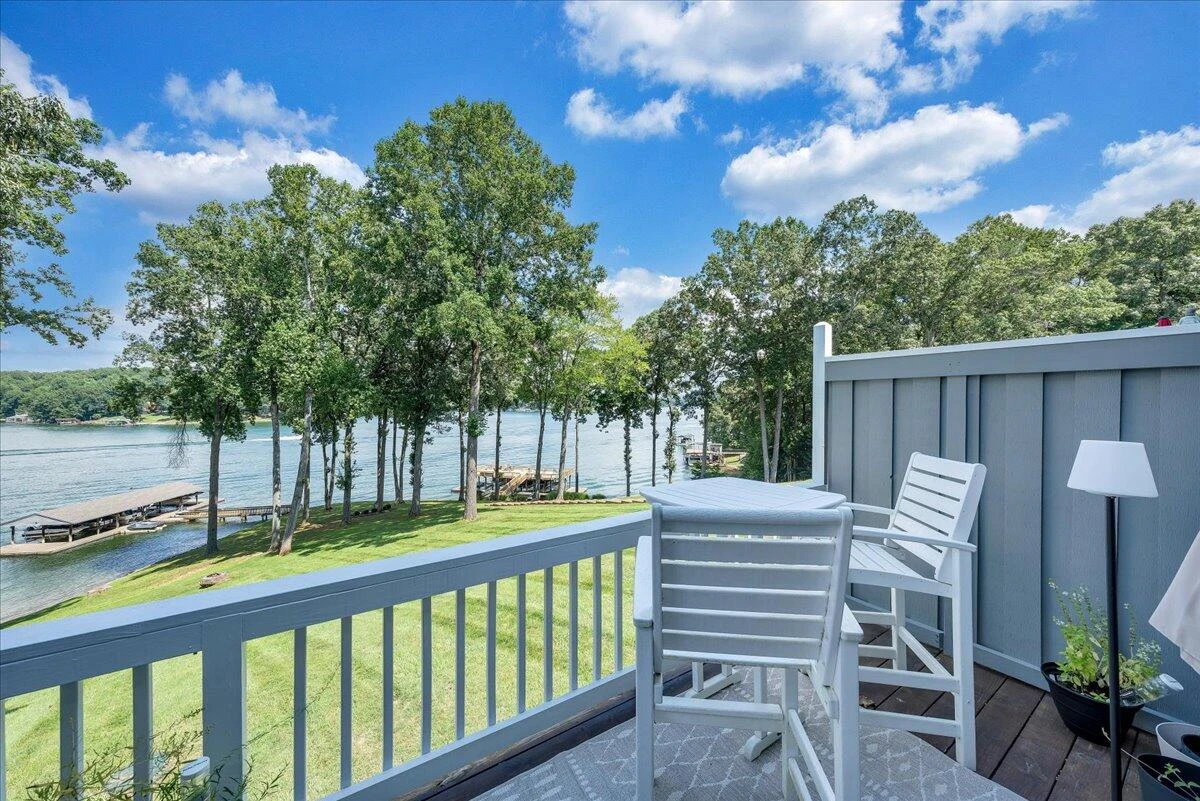 261 SHORE DR - Photo 16