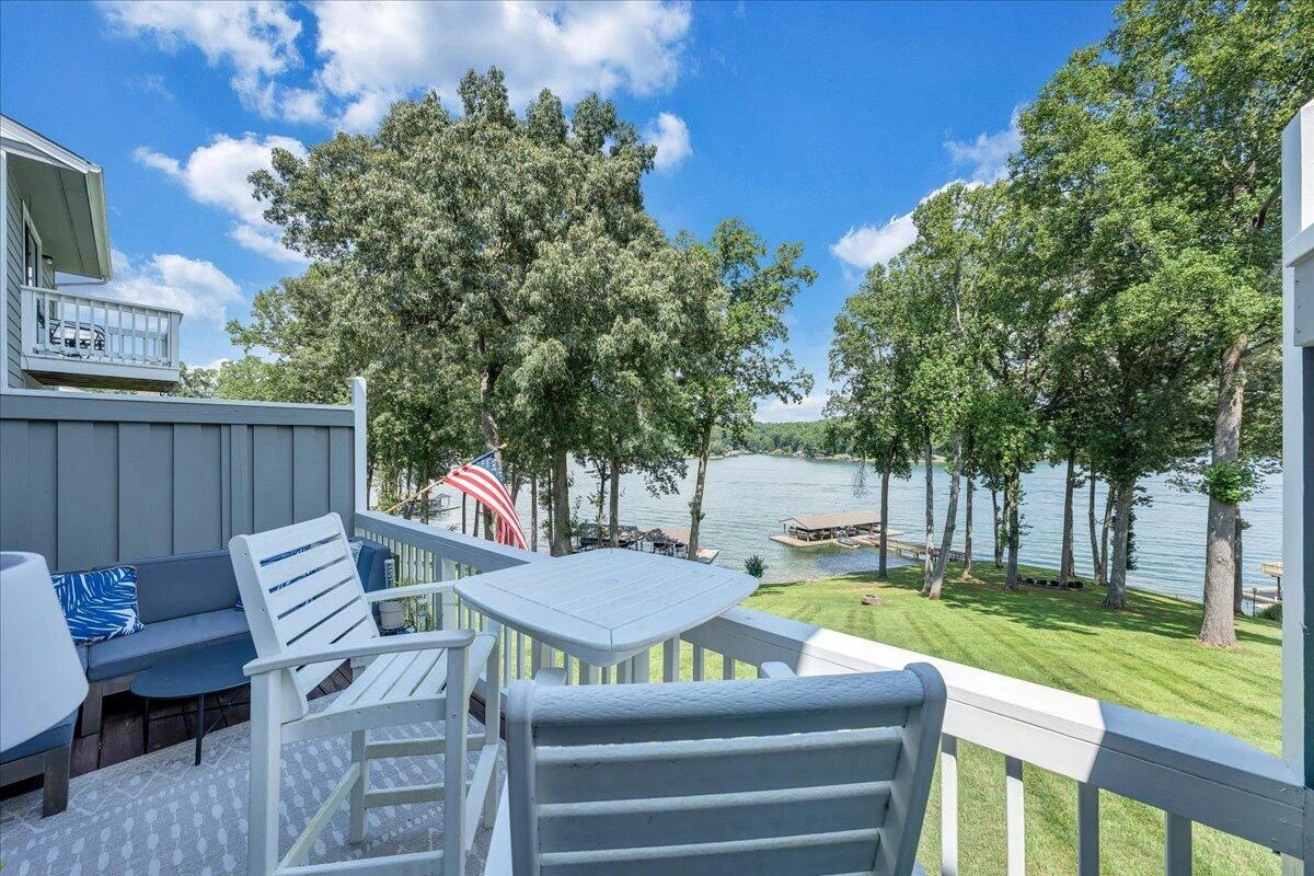 261 SHORE DR - Photo 17