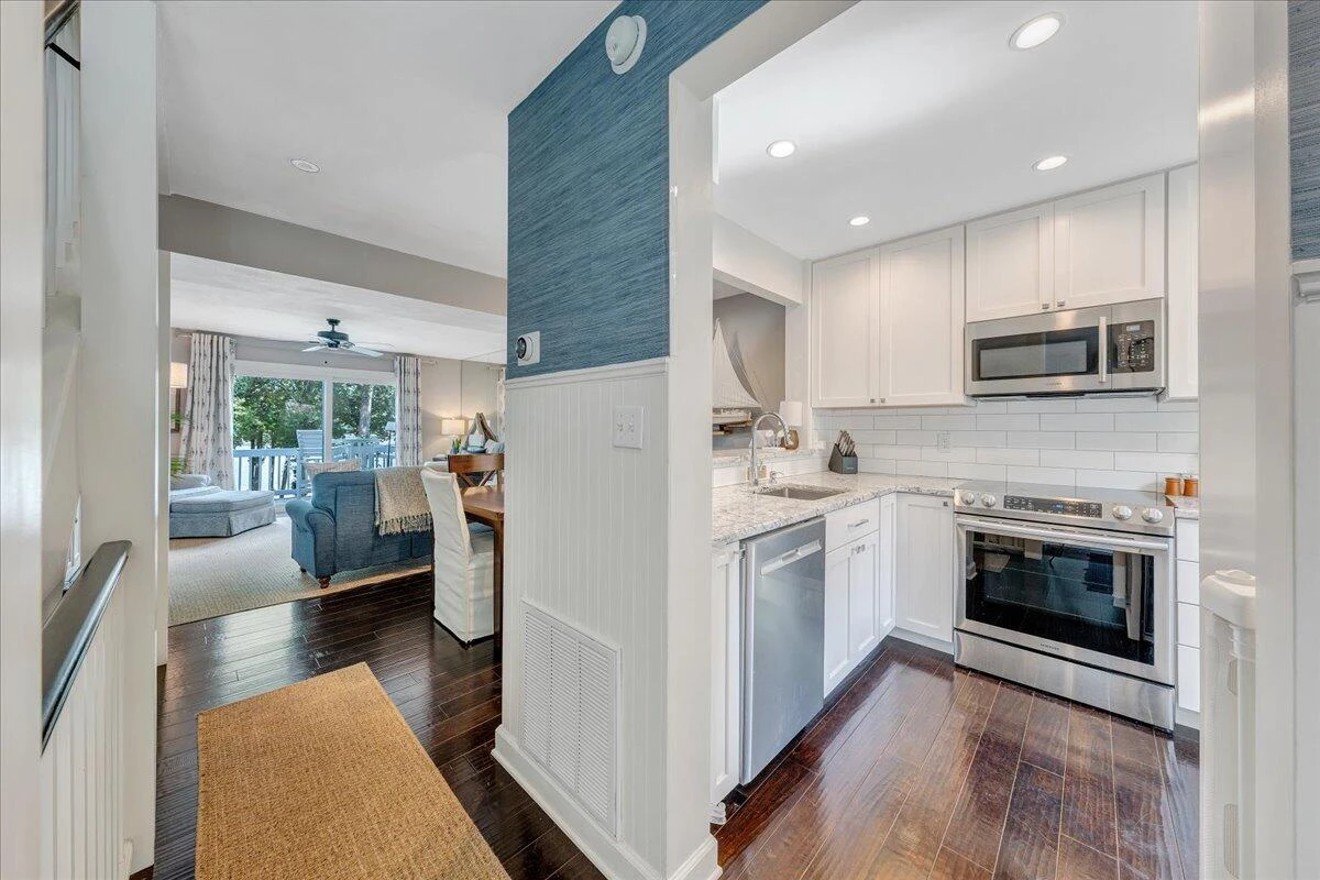 261 SHORE DR - Photo 20