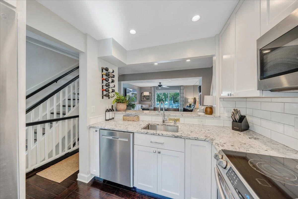 261 SHORE DR - Photo 21