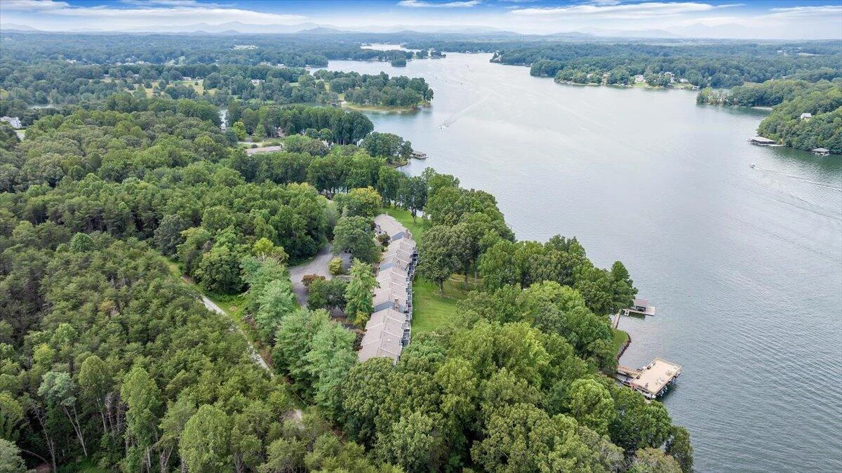 261 SHORE DR - Photo 46