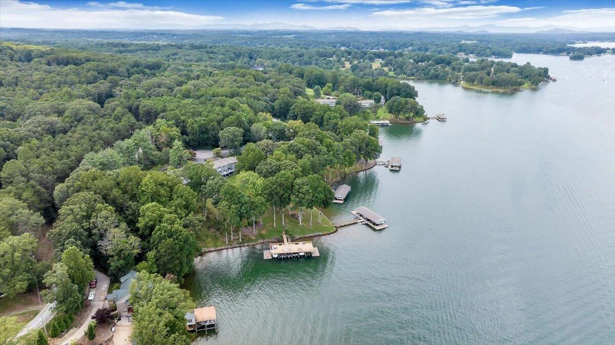 261 SHORE DR - Photo 48