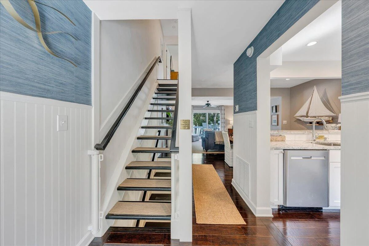 261 SHORE DR - Photo 10