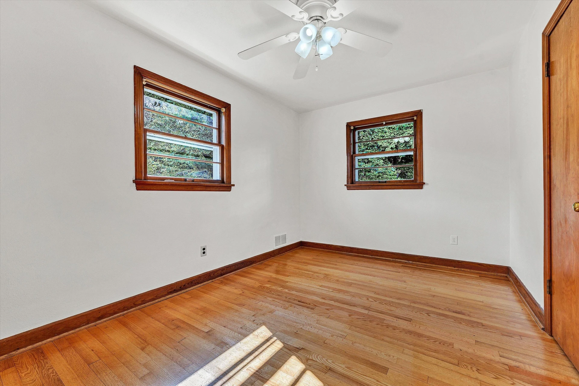 423 Parkdale DR - Photo 13