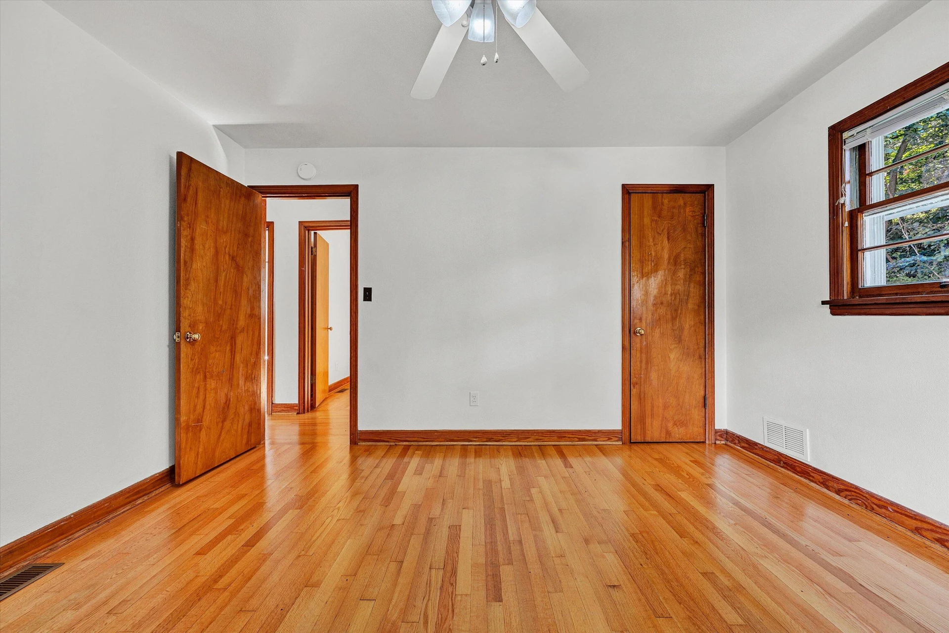 423 Parkdale DR - Photo 16