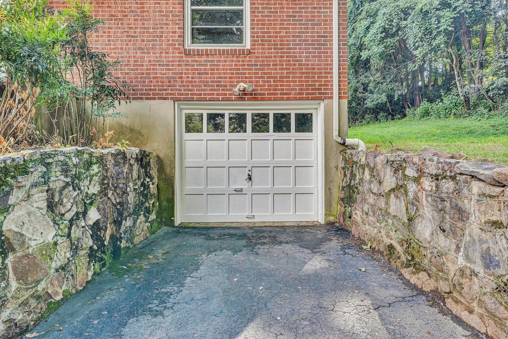 423 Parkdale DR - Photo 4