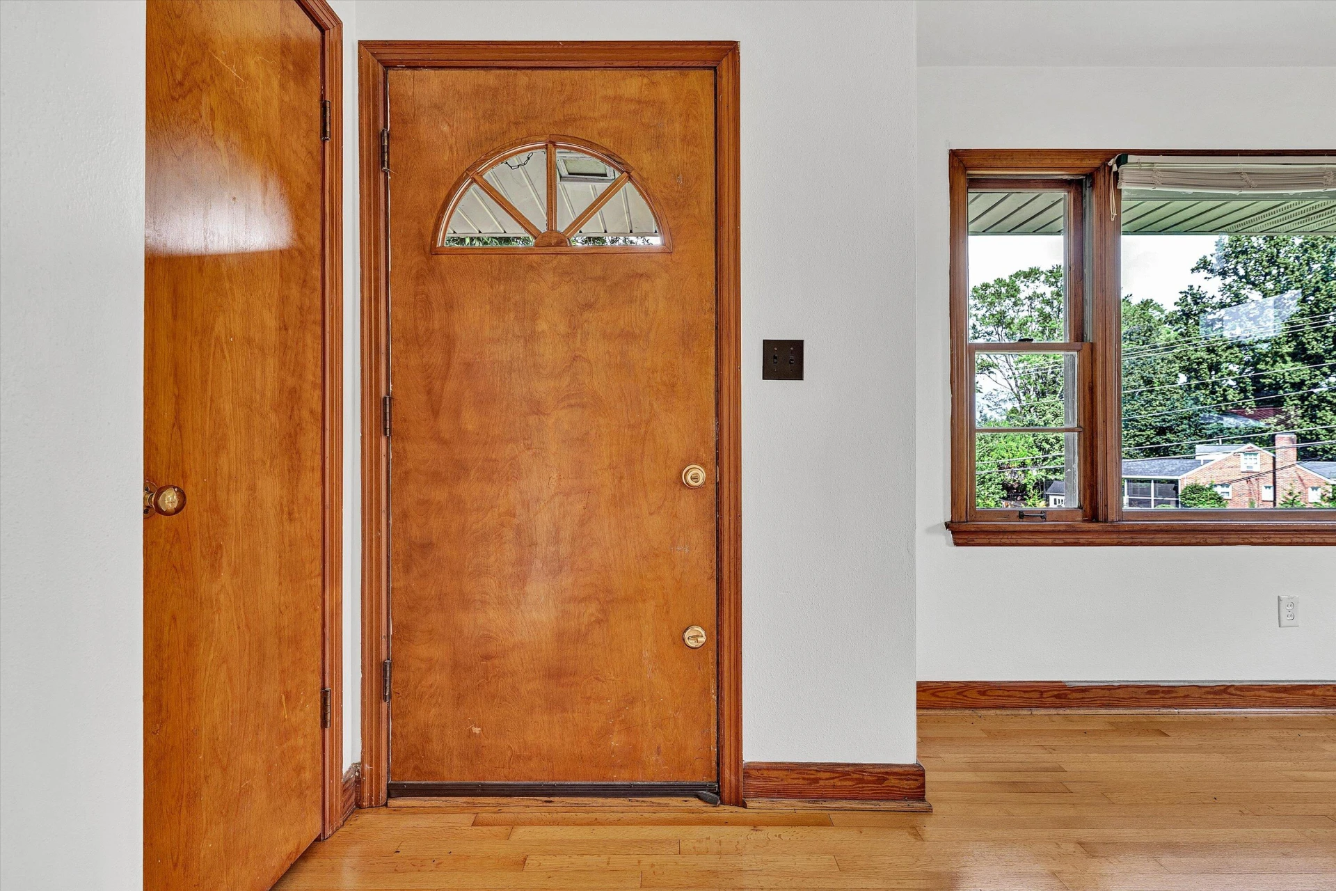423 Parkdale DR - Photo 5