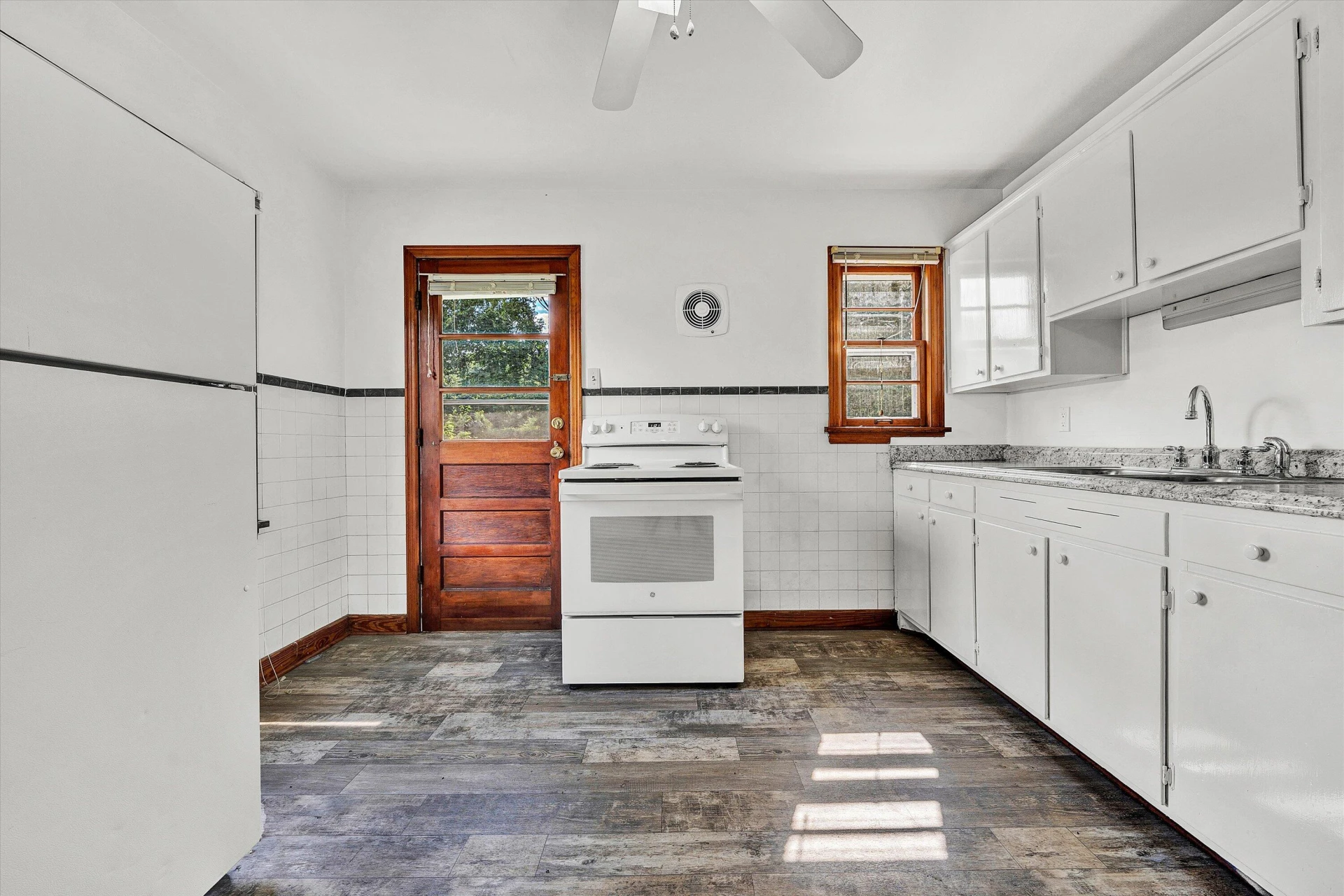 423 Parkdale DR - Photo 9