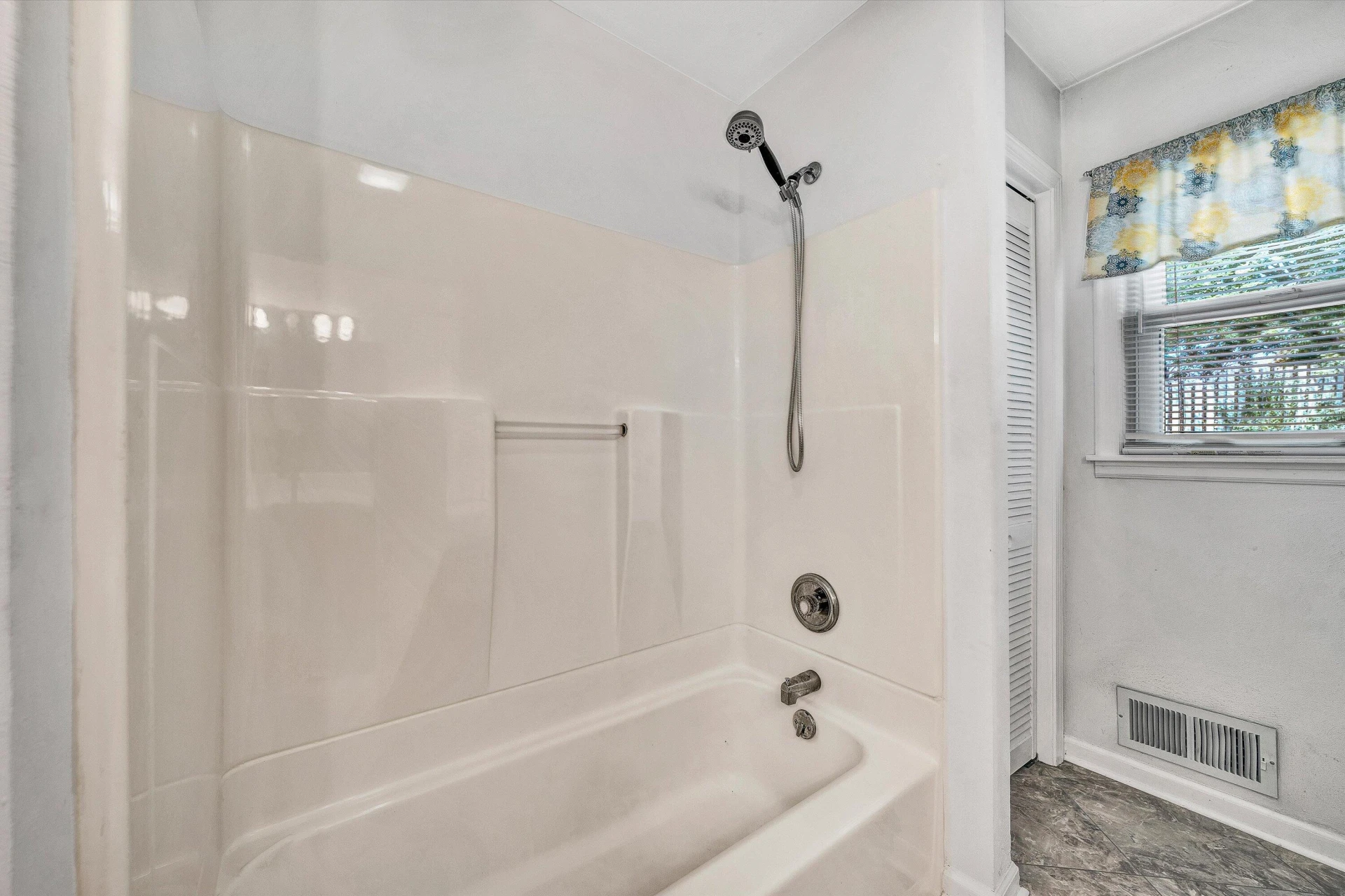 5419 Warwood DR - Photo 24