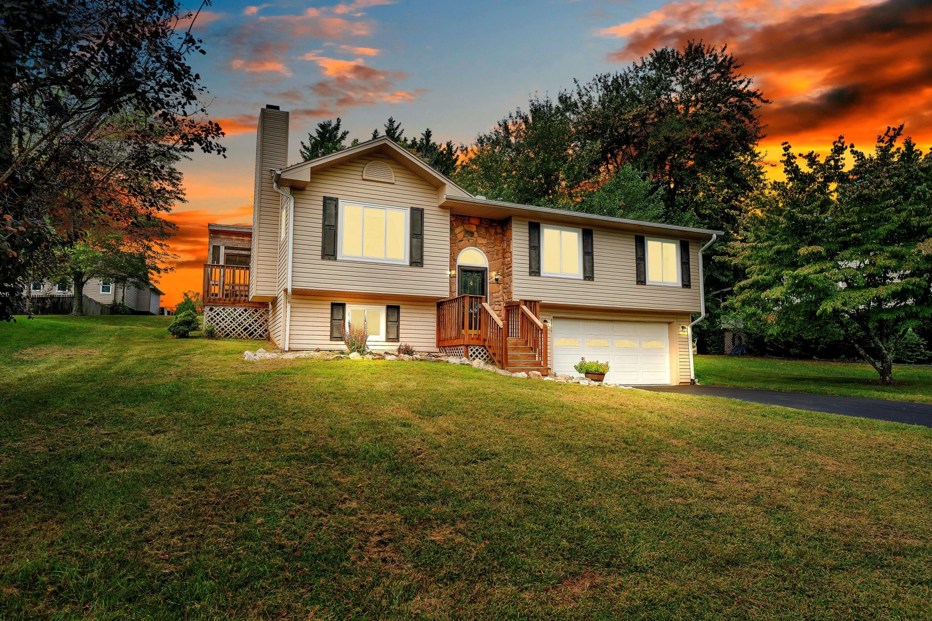 3711 Cundiff DR