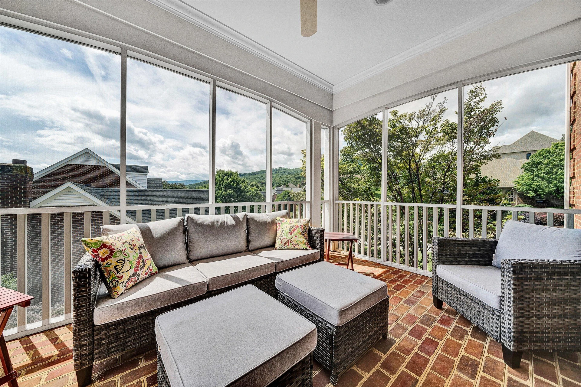 824 Pendleton DR - Photo 17