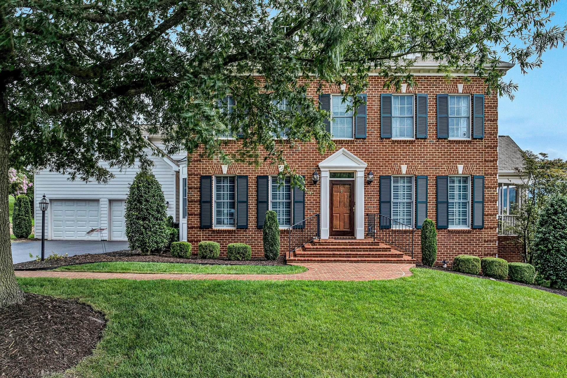 824 Pendleton DR - Photo 2