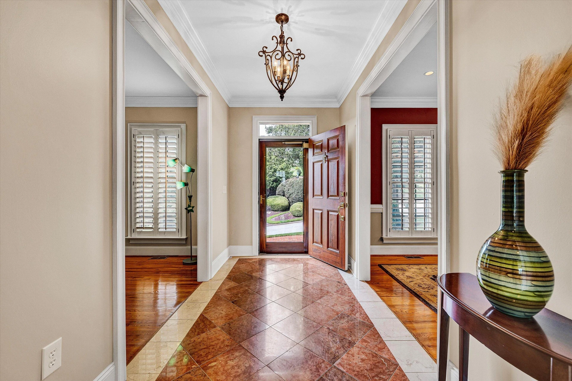 824 Pendleton DR - Photo 3