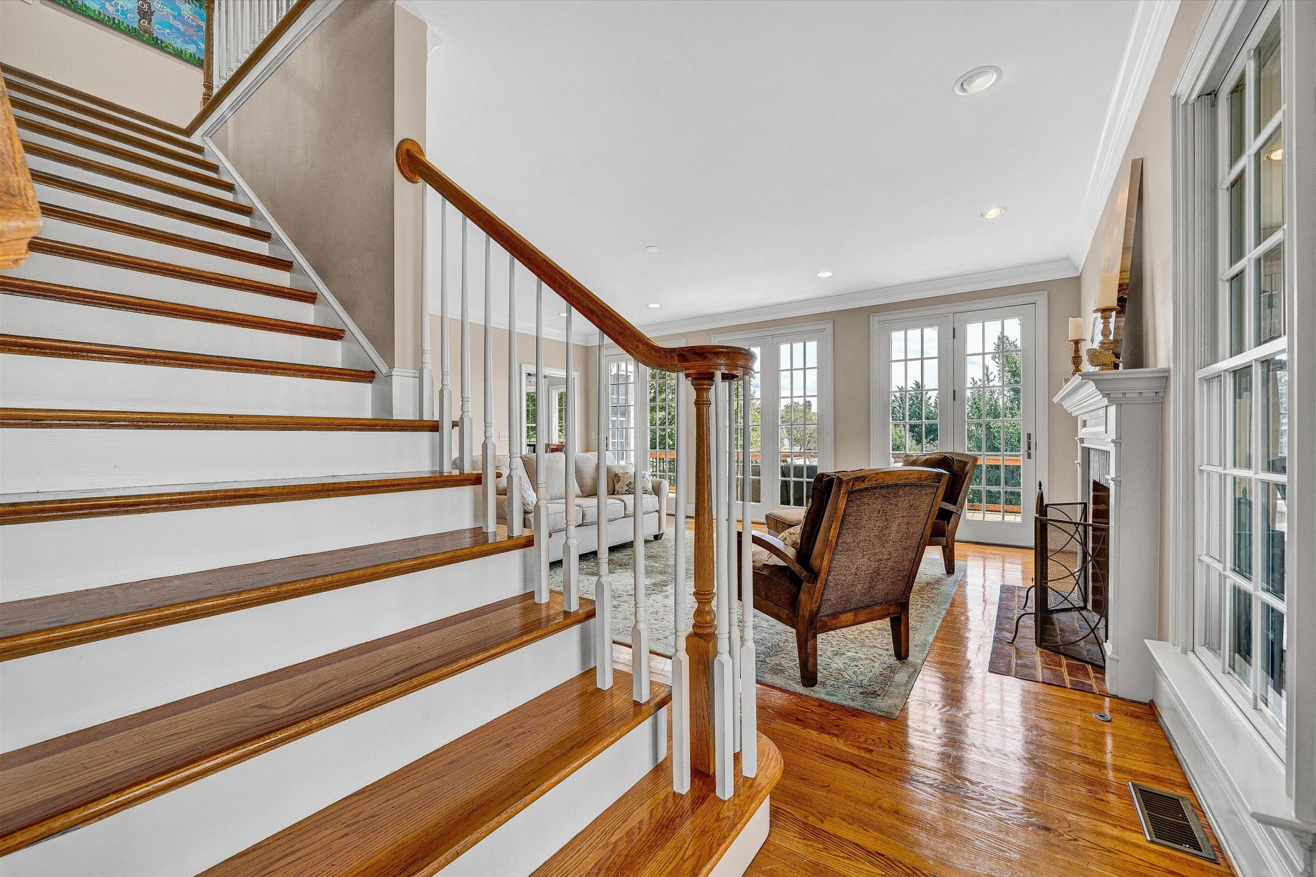 824 Pendleton DR - Photo 8