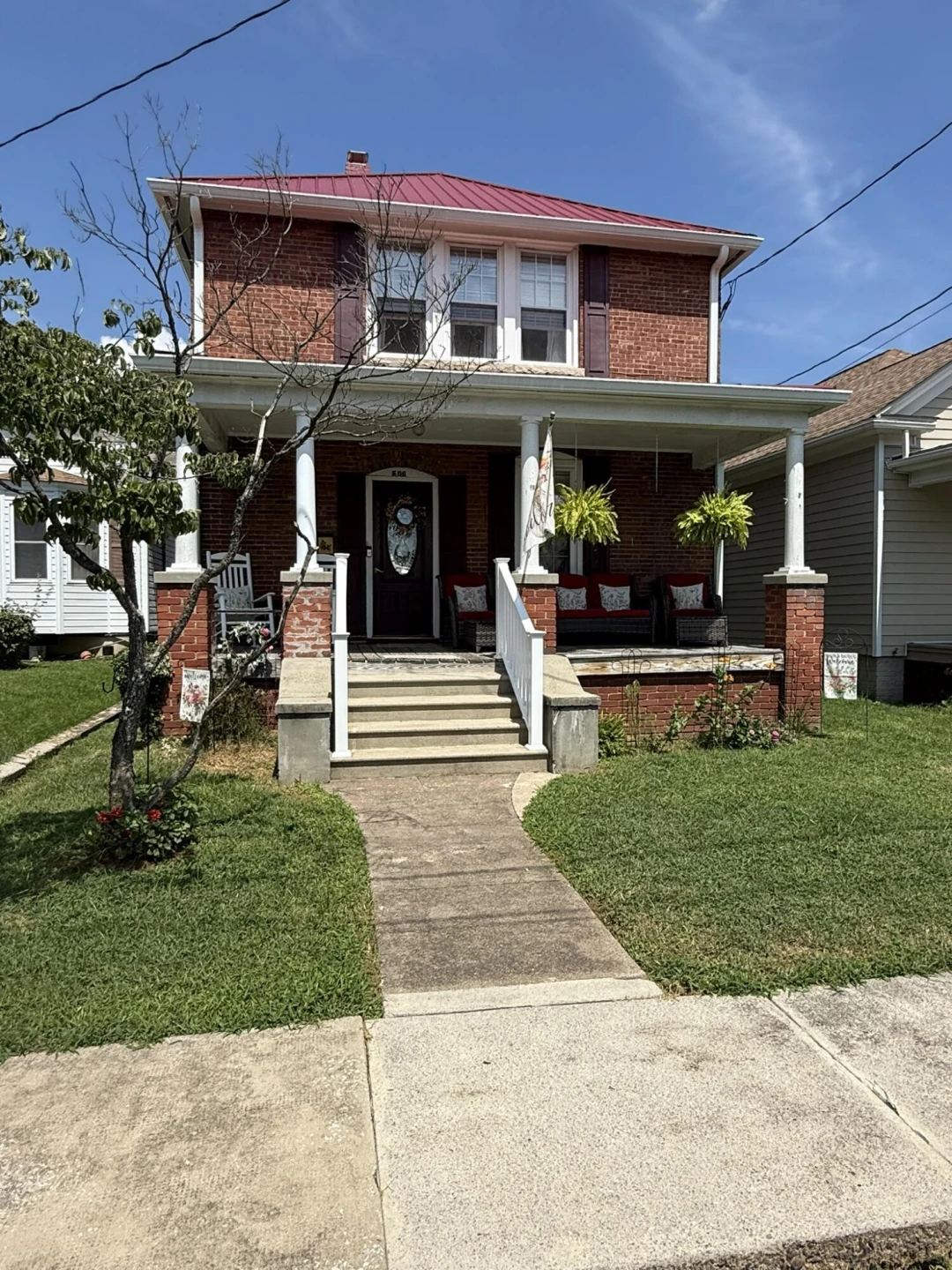 506 Court ST - Photo 2