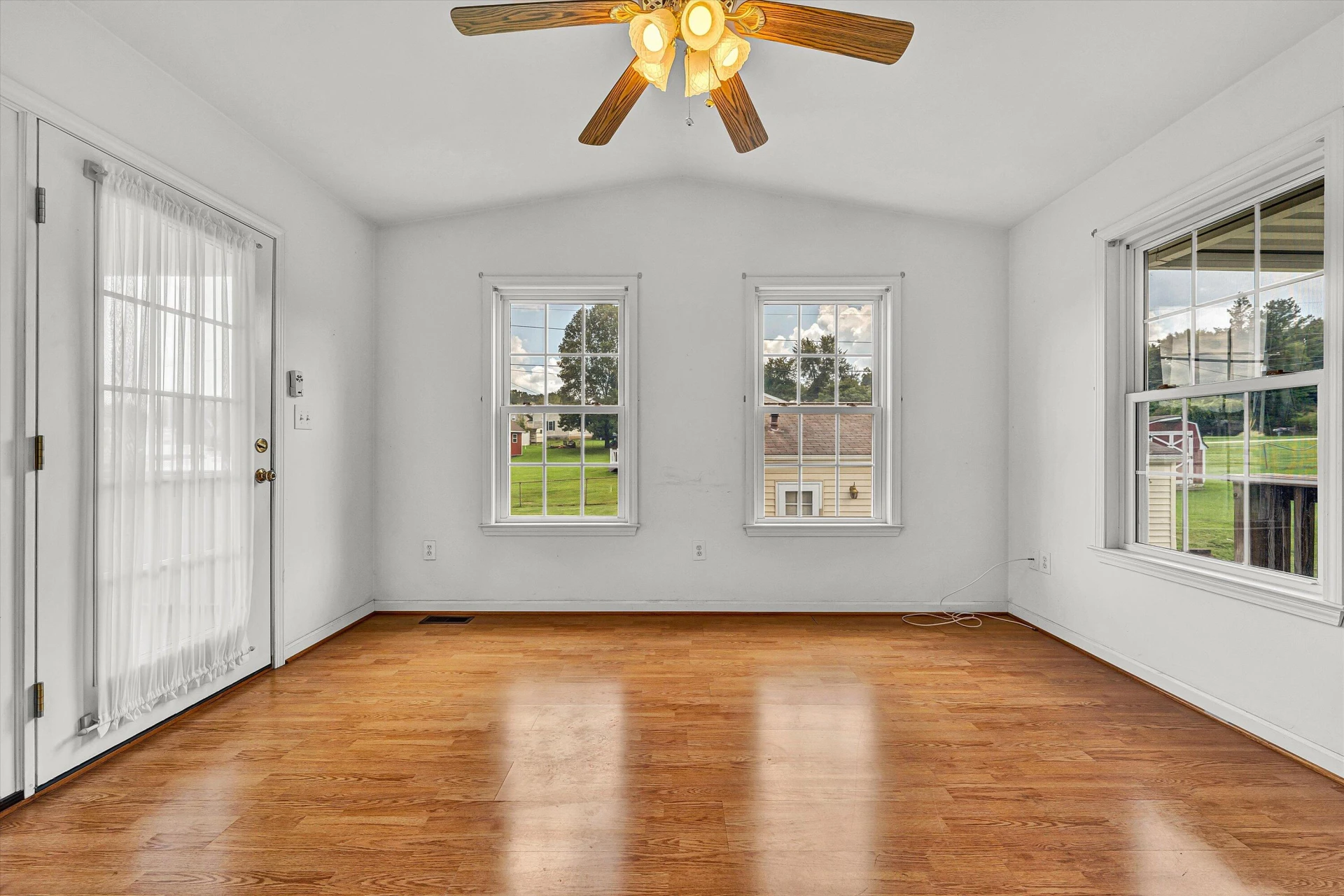 1313 Ashebrook DR - Photo 16