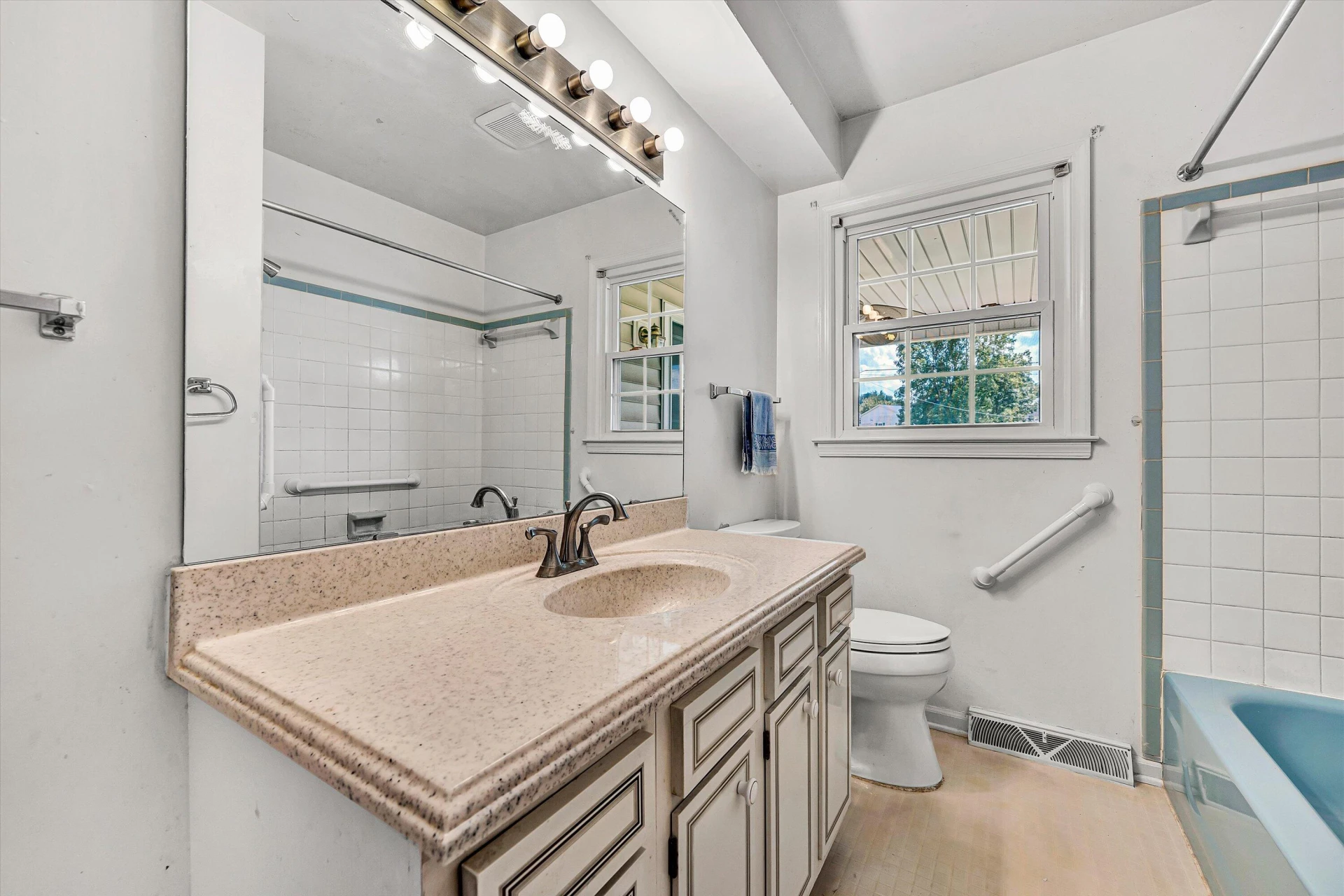 1313 Ashebrook DR - Photo 25