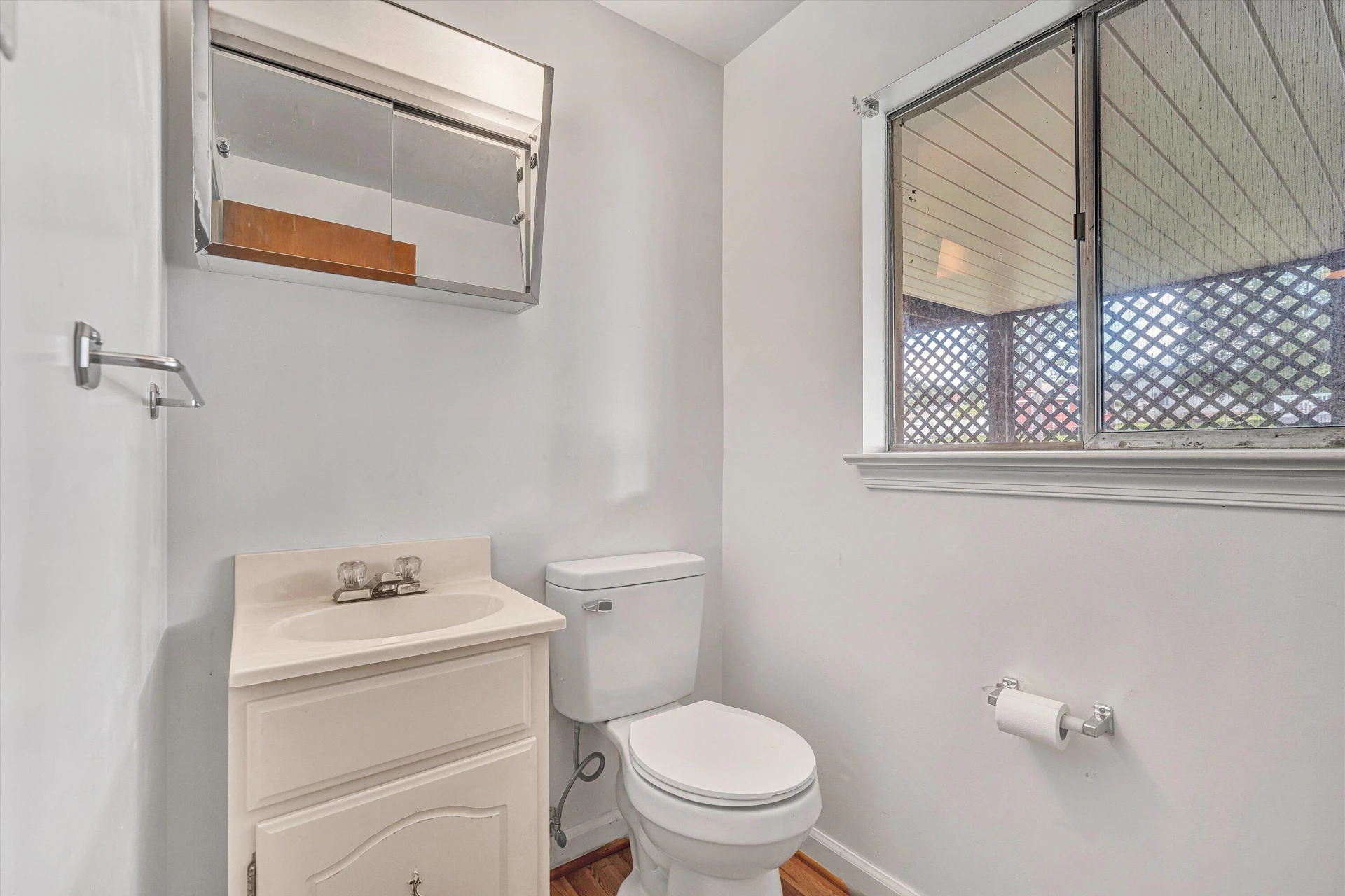 1313 Ashebrook DR - Photo 33