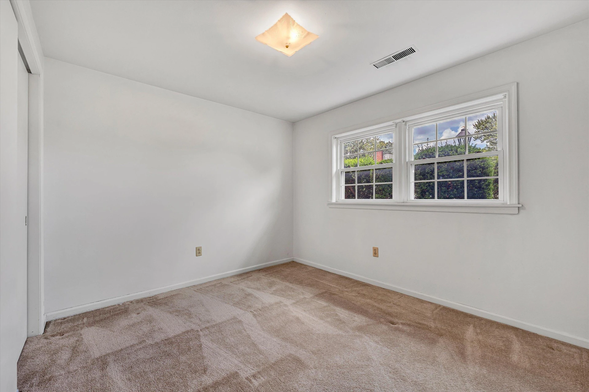 1313 Ashebrook DR - Photo 36