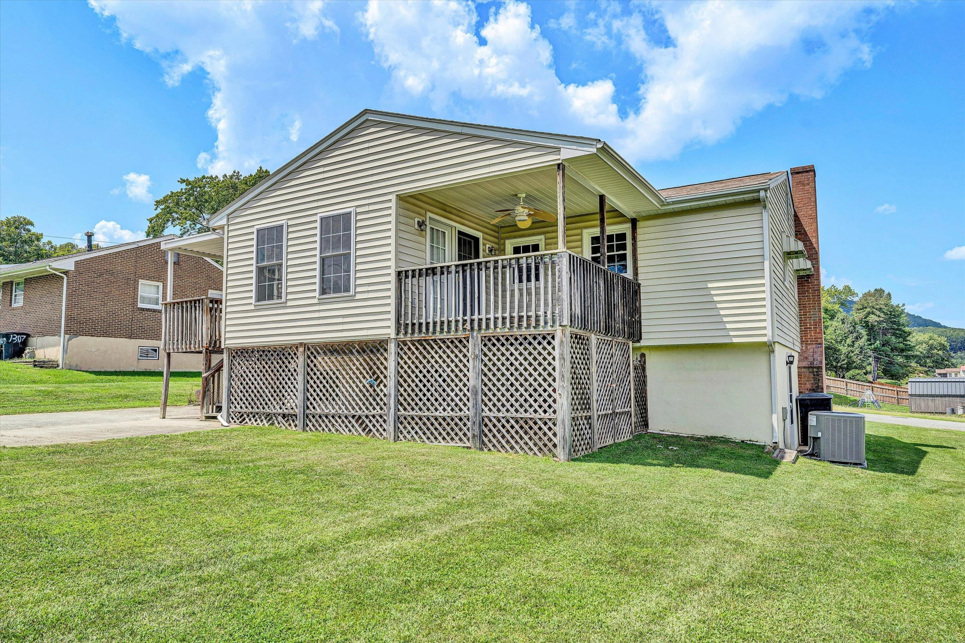 1313 Ashebrook DR - Photo 43