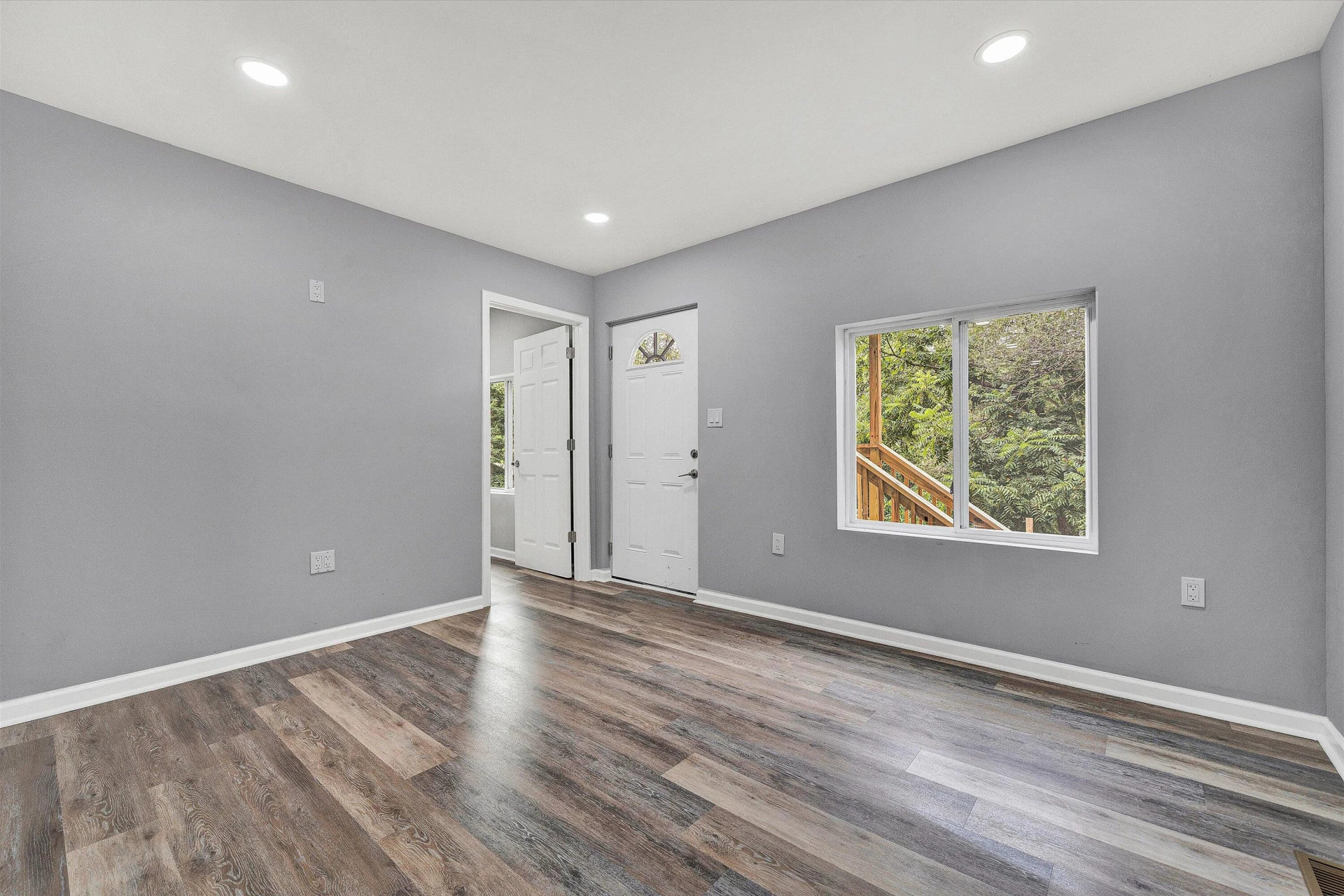1745 19Th ST NE - Photo 3