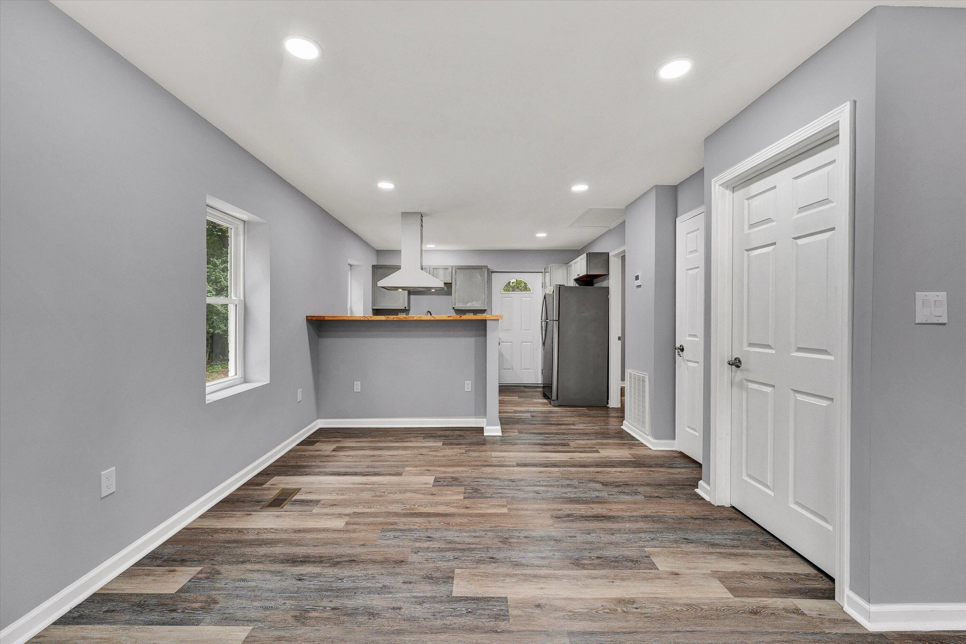 1745 19Th ST NE - Photo 5