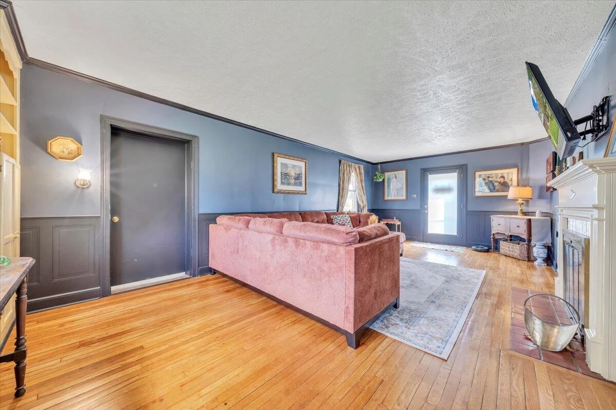 1500 Chatham Heights RD - Photo 4