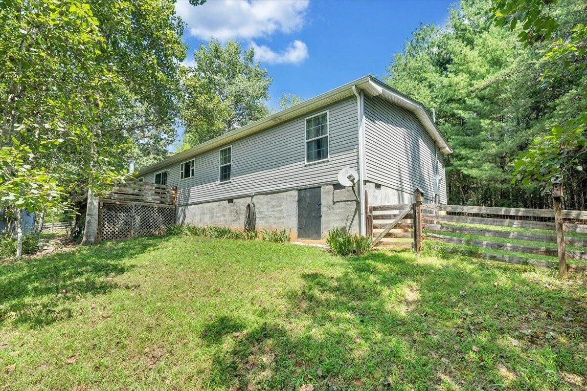 460 White Oak RD - Photo 39