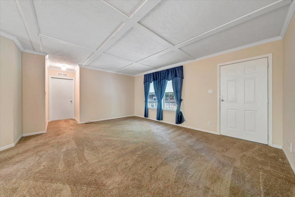 460 White Oak RD - Photo 5